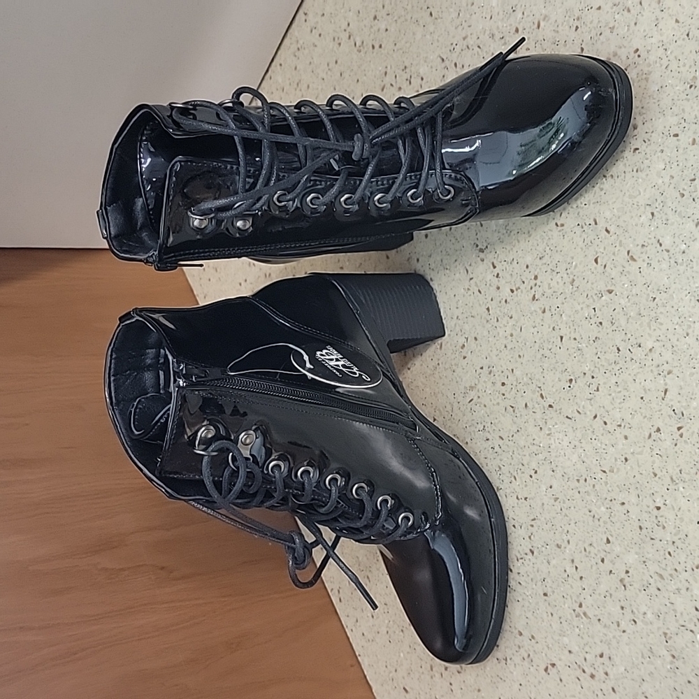 Comfort by Alexis Bendel Black Patent Boots Size 8